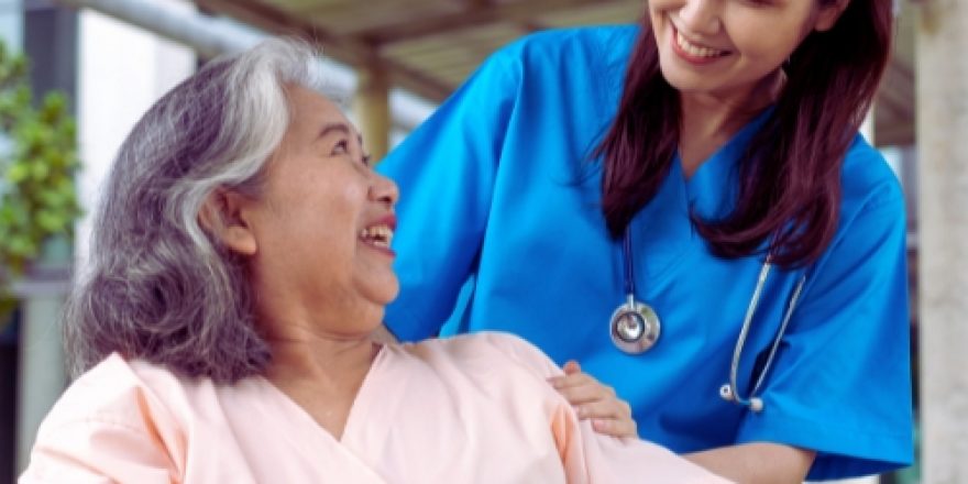 The Advantages of Domiciliary Care for Supporting Elderly Mobility in Suffolk